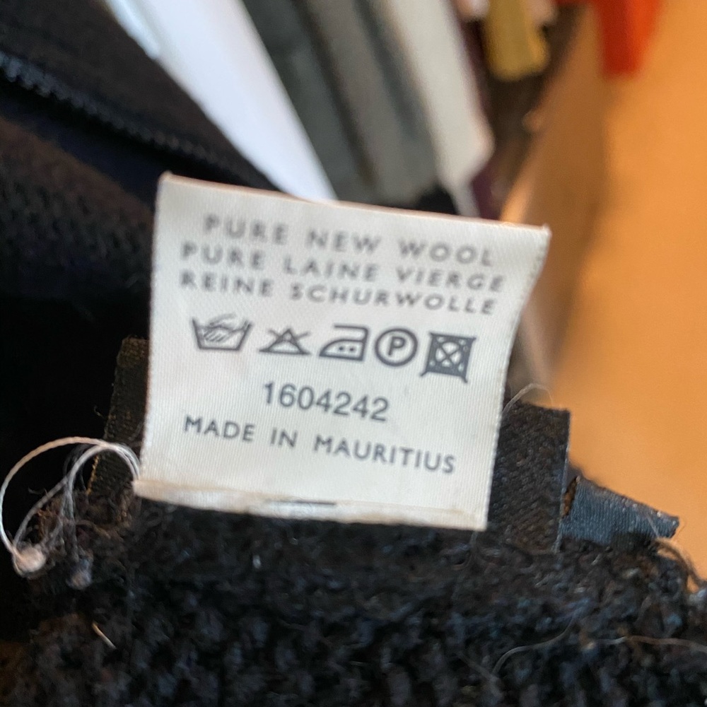 100% Wool Pullover - image 3